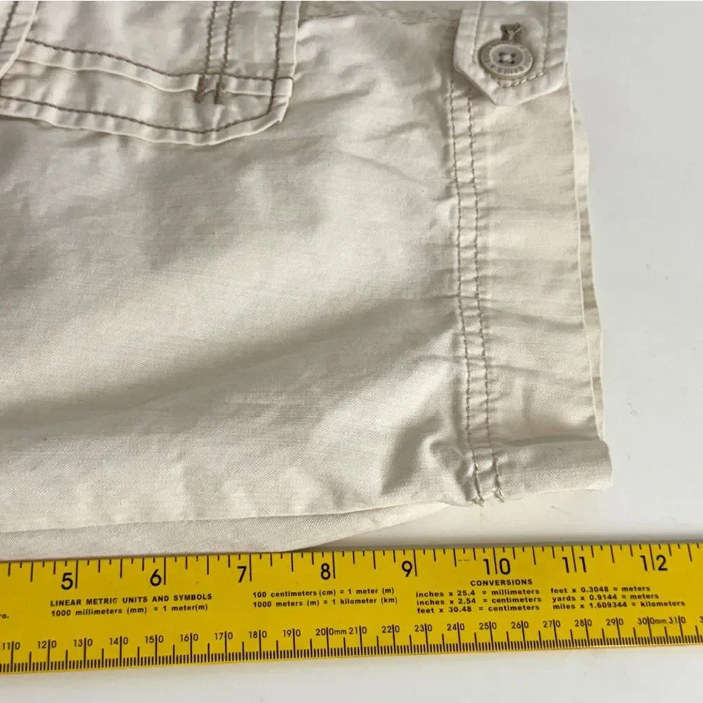 Eddie Bauer 11” Cargo Shorts Putty 4